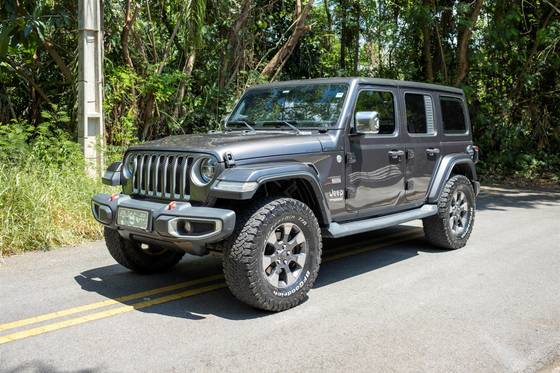 JEEP WRANGLER 2.0 TURBO GASOLINA SAHARA 4P 4X4 AT8